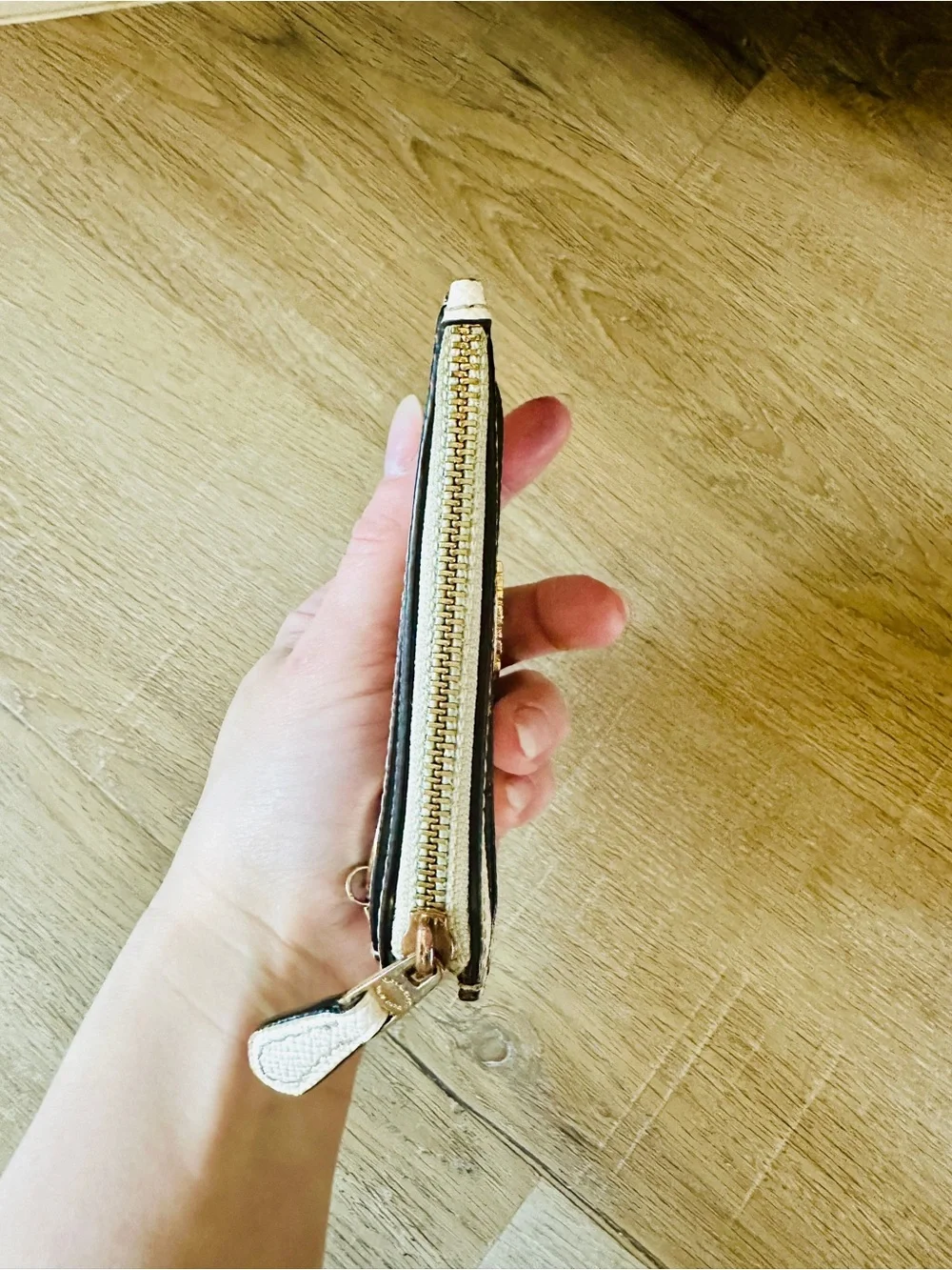 Coach Mini Skinny ID Case/Cardholder Cream and Gold w/Key chain and zipper